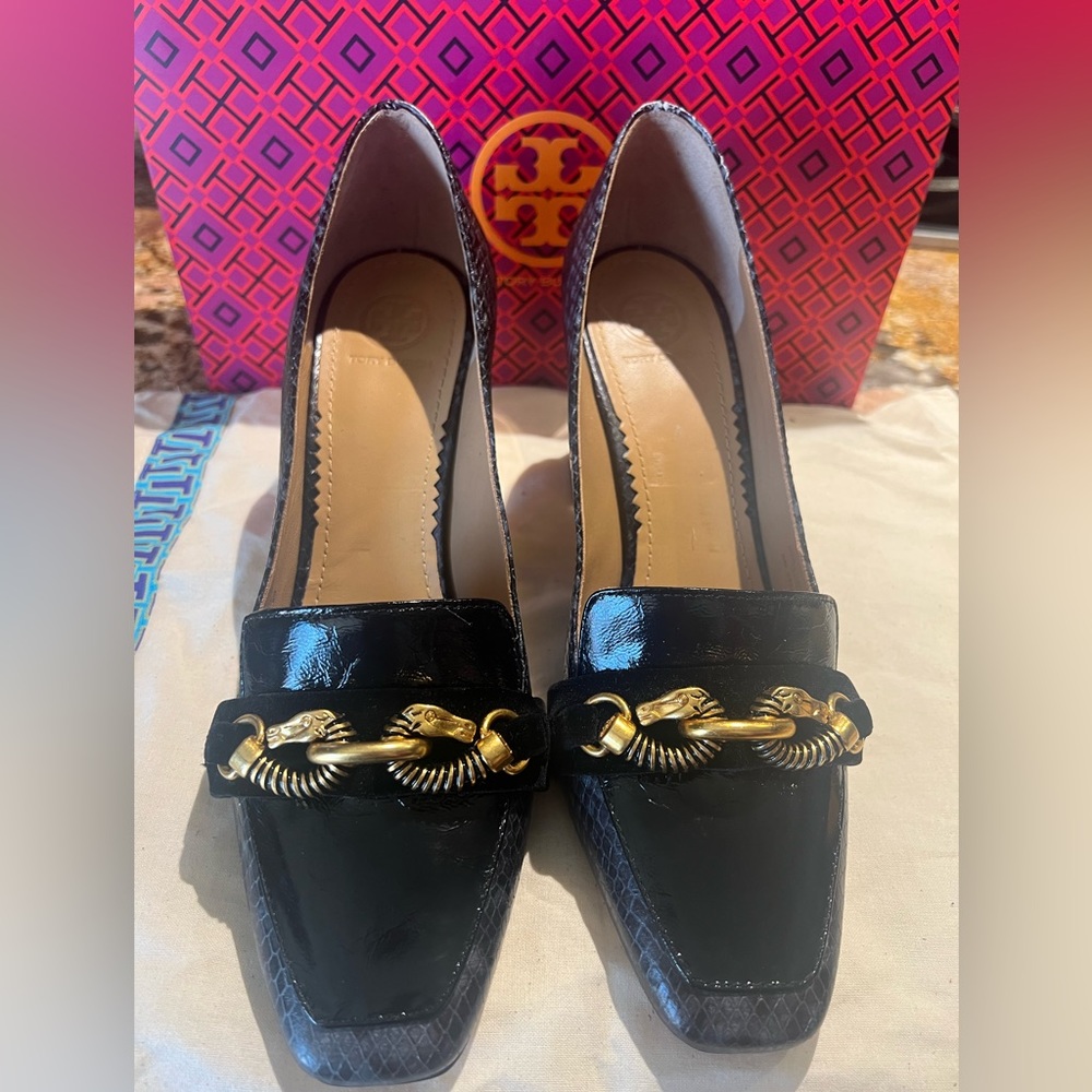 Tory Burch Jessa Snake Printed Leather Pumps - Picture 3 of 6